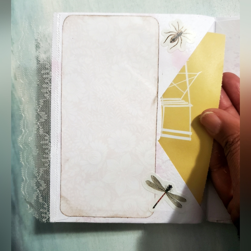 😀 HAND CRAFTED Envelope junk journal with note paper and ephemera - Picture 13 of 17